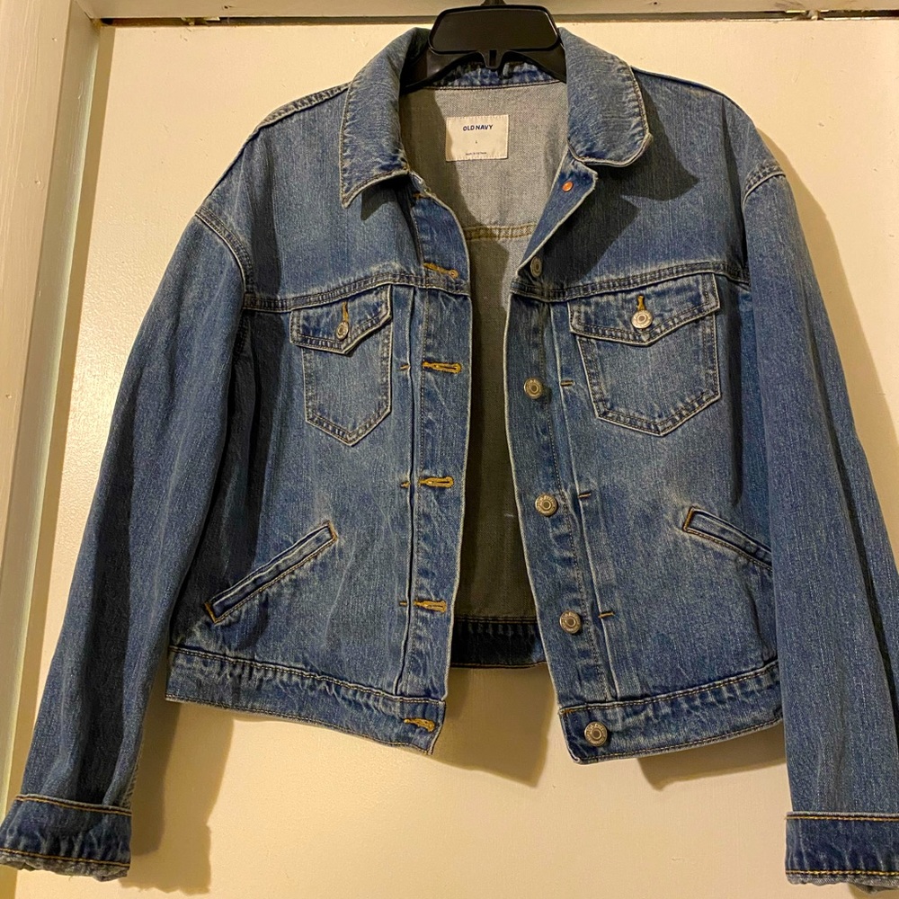 Women’s Old Navy, cropped denim jacket.